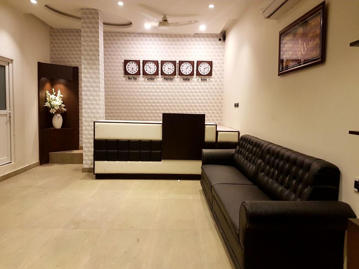 Khayyam Hotel Faisalabad Exteriör bild